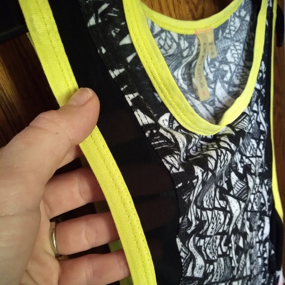 Was💲22! 🆕️ Pink Lotus active wear top - Picture 5 of 12